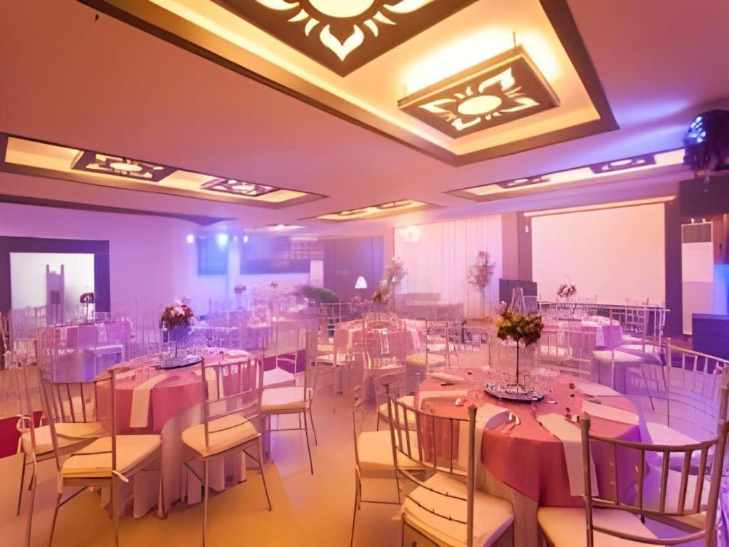 L Square Hotel Tarlac City Esterno foto