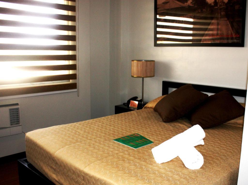 L Square Hotel Tarlac City Camera foto