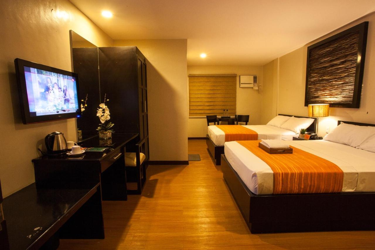 L Square Hotel Tarlac City Esterno foto