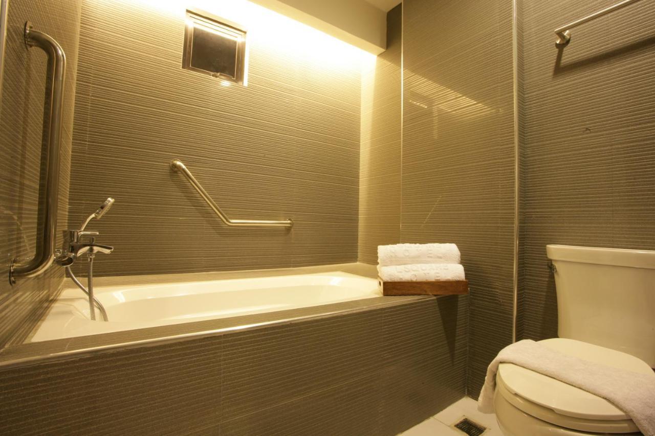 L Square Hotel Tarlac City Esterno foto