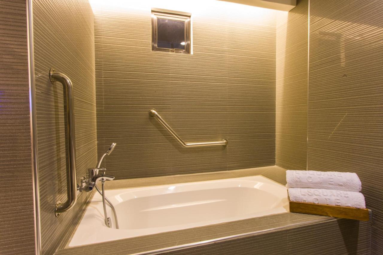 L Square Hotel Tarlac City Esterno foto