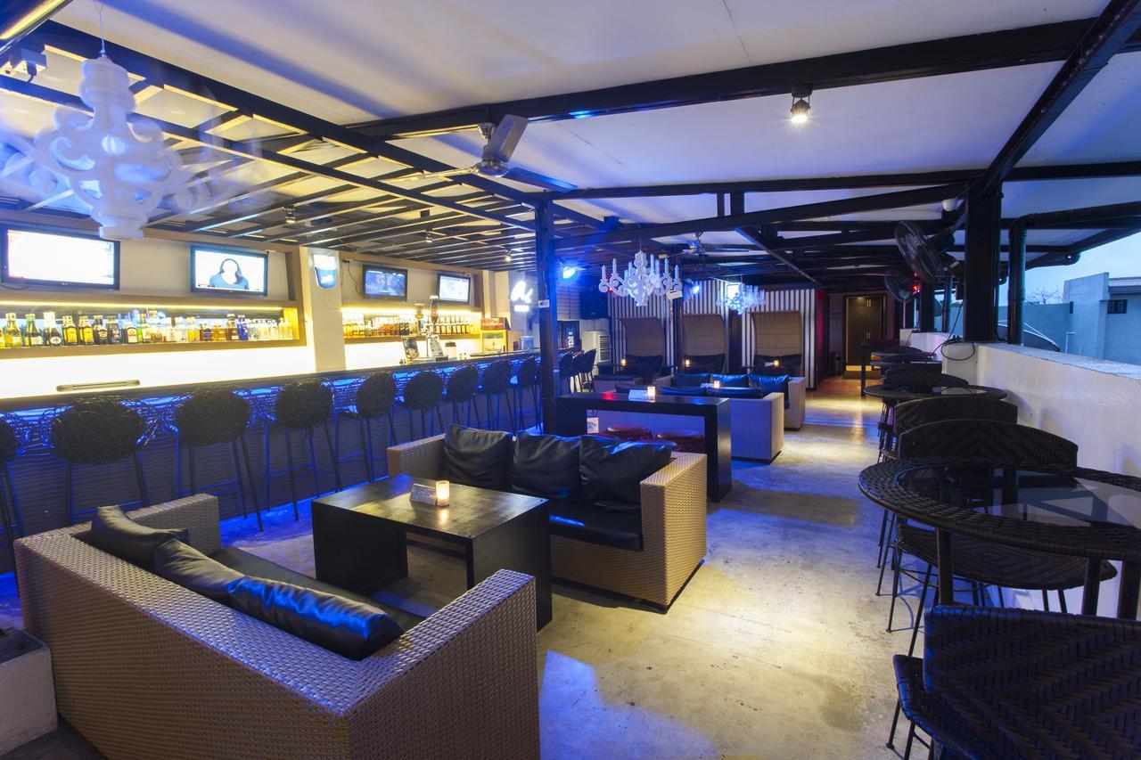 L Square Hotel Tarlac City Esterno foto